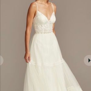 DAVIDS BRIDAL IVORY WEDDING GOWN SIZE 8